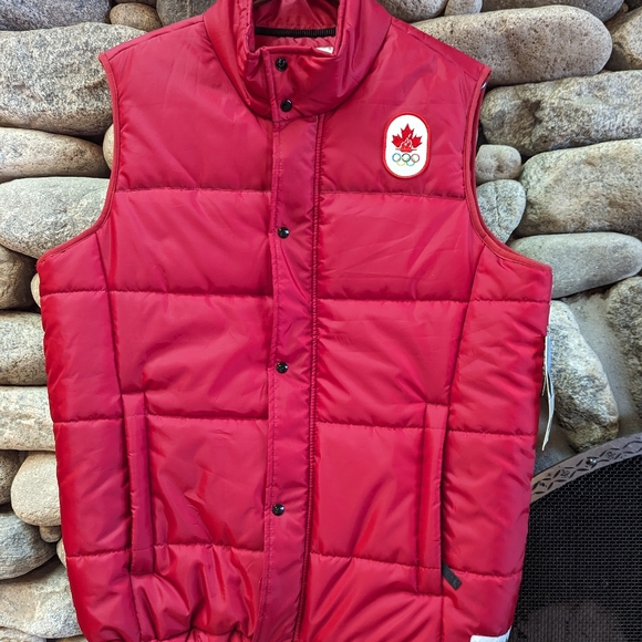 Vancouver 2010 Canadian Olympics Puffy Vest - Picture 2 of 5